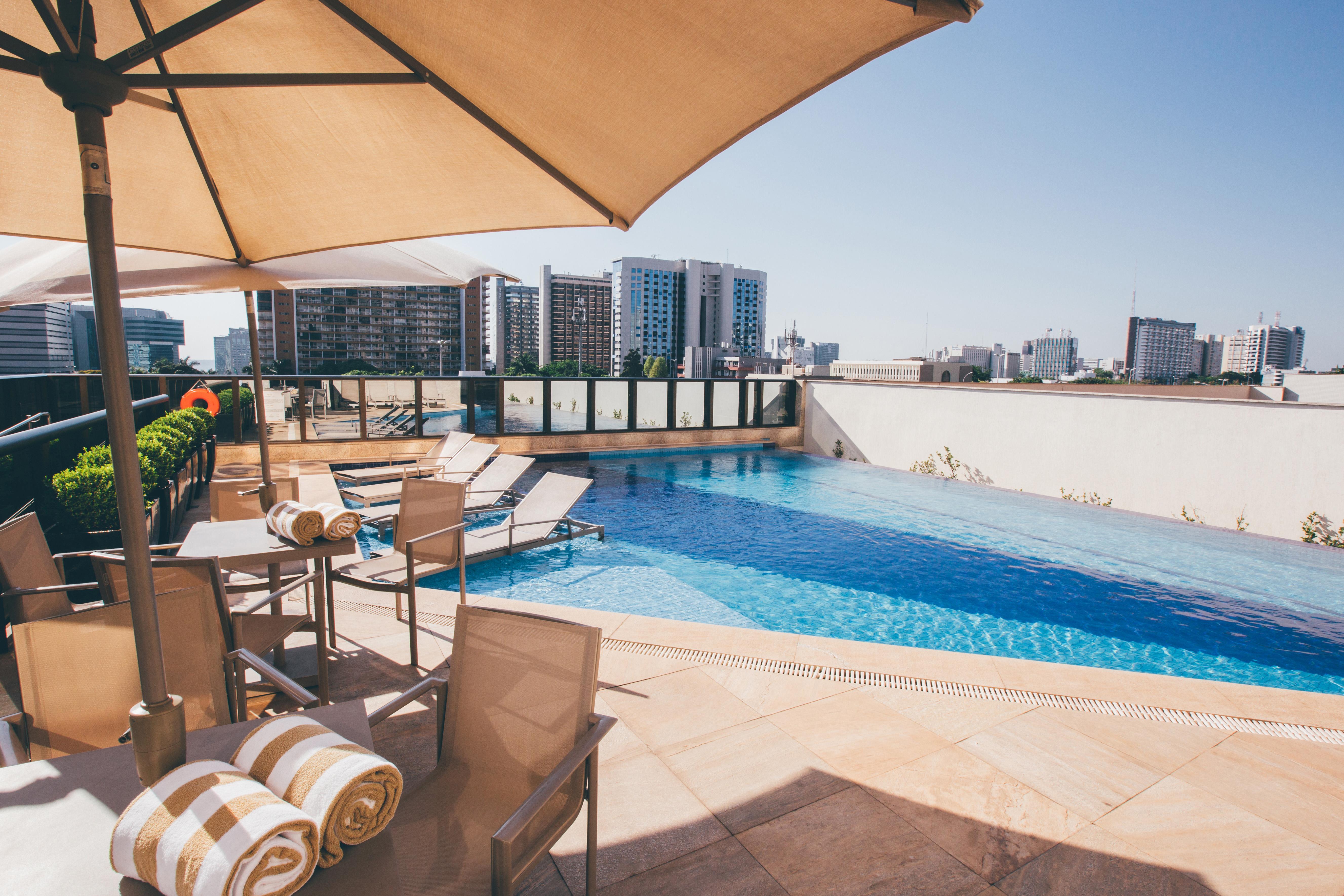 Cullinan Hplus Premium Бразилиа Экстерьер фото Rooftop pool at the hotel